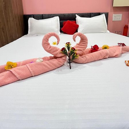 Jai Swaminarayan Delux Homestay Garudeshwar Exteriör bild