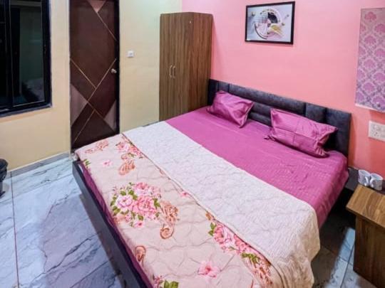 Jai Swaminarayan Delux Homestay Garudeshwar Rum bild