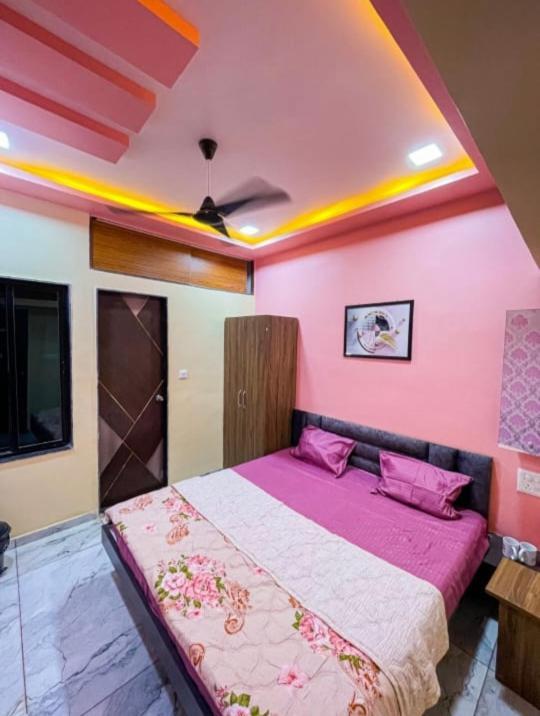 Jai Swaminarayan Delux Homestay Garudeshwar Rum bild