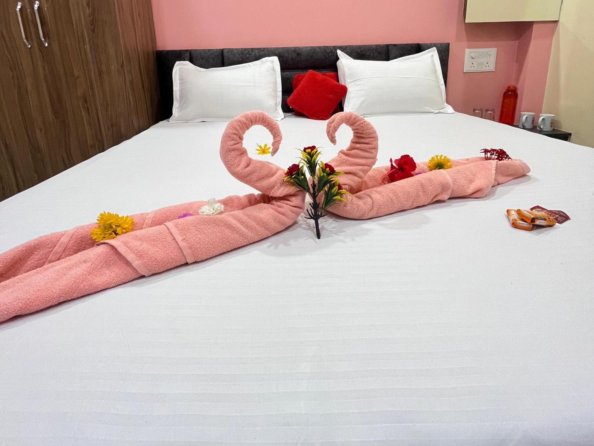 Jai Swaminarayan Delux Homestay Garudeshwar Exteriör bild