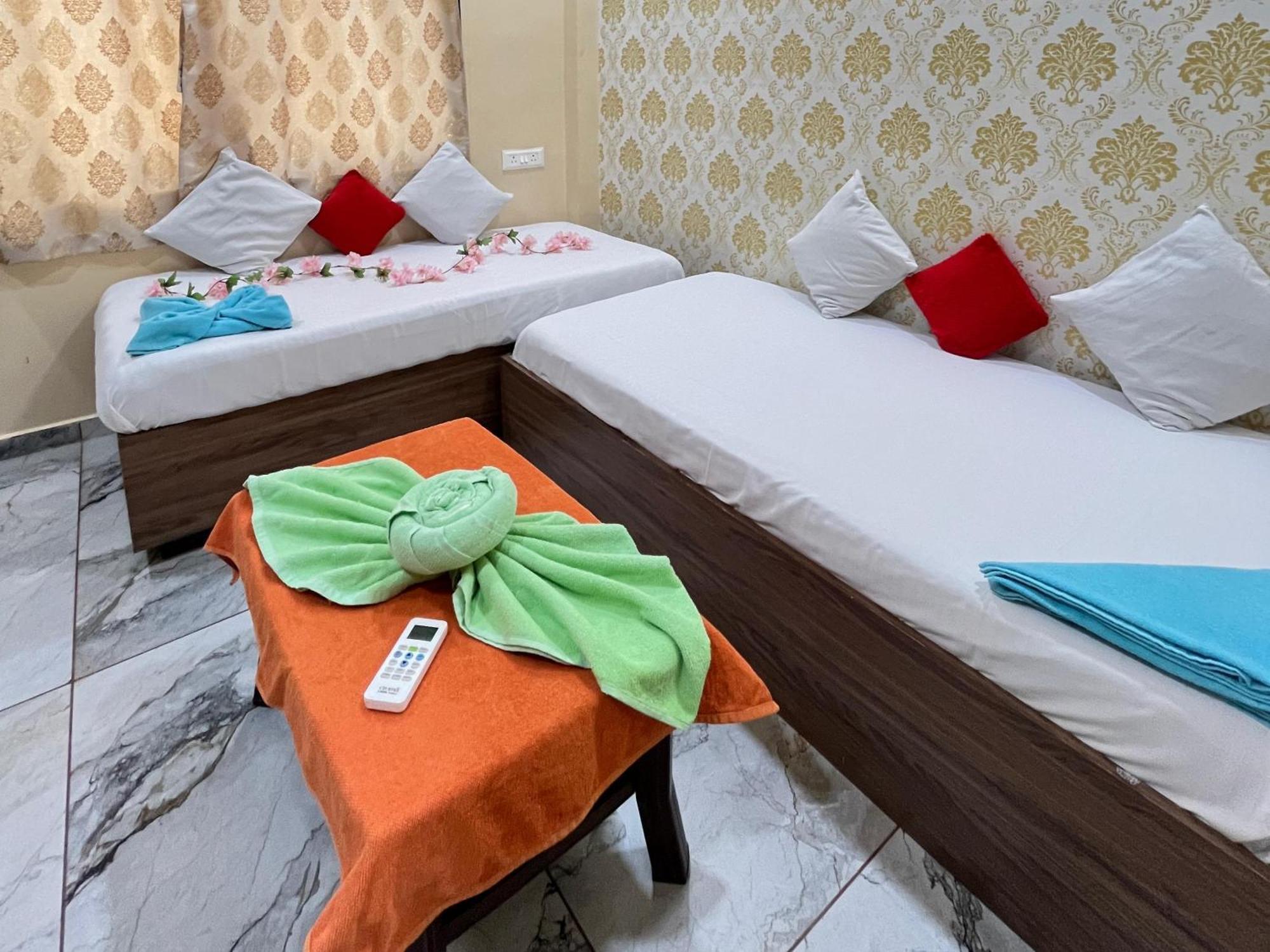 Jai Swaminarayan Delux Homestay Garudeshwar Exteriör bild